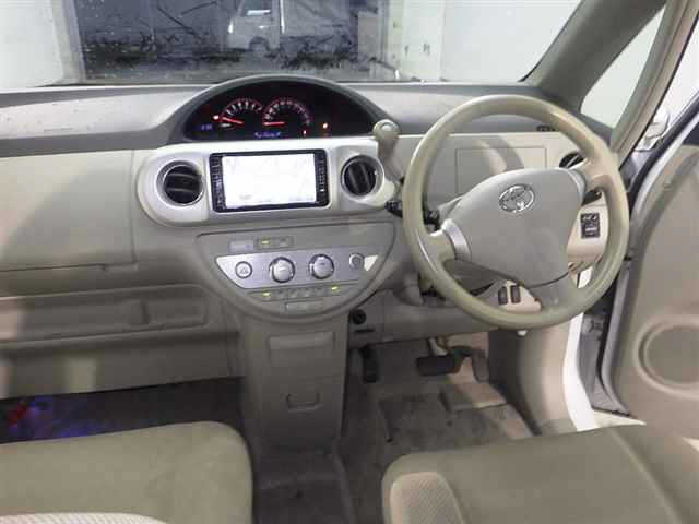 TOYOTA PORTE 2010