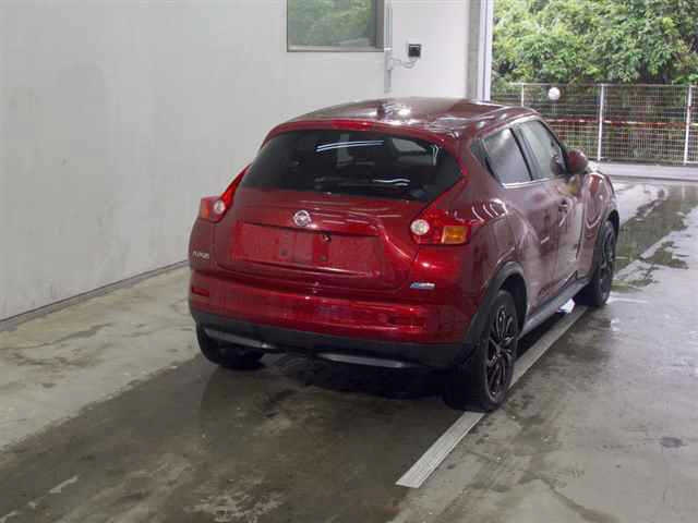 NISSAN JUKE 2011