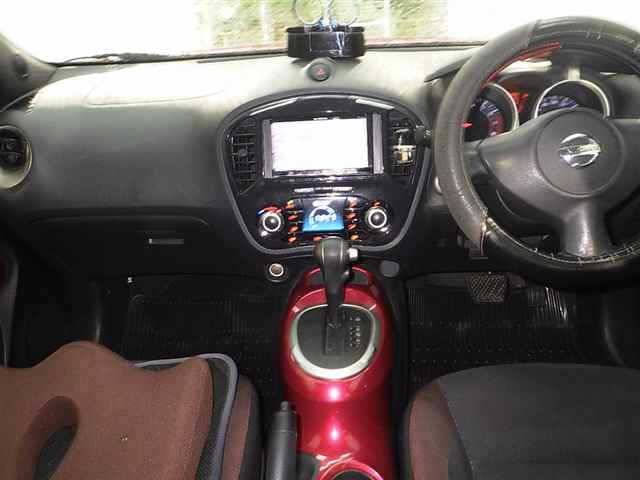 NISSAN JUKE 2011