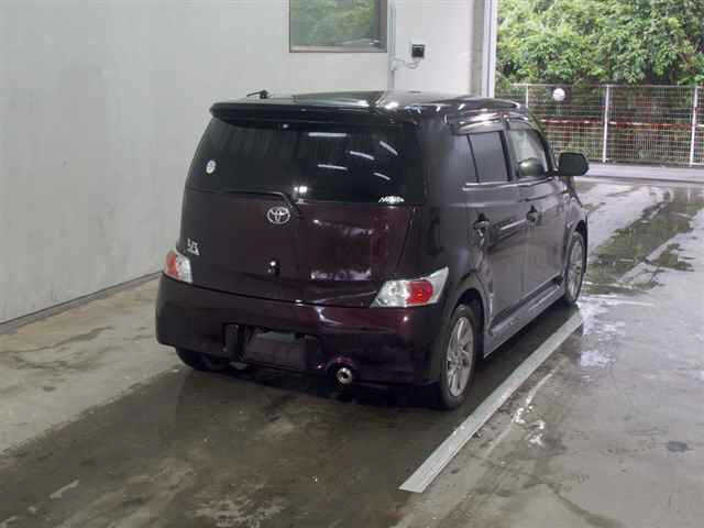 TOYOTA BB 2011