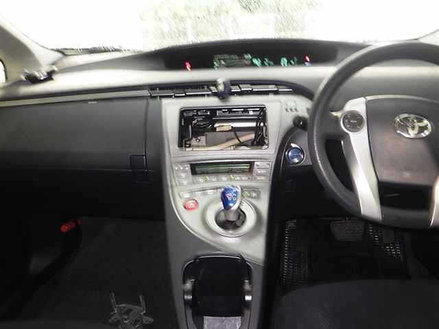 TOYOTA PRIUS 2013