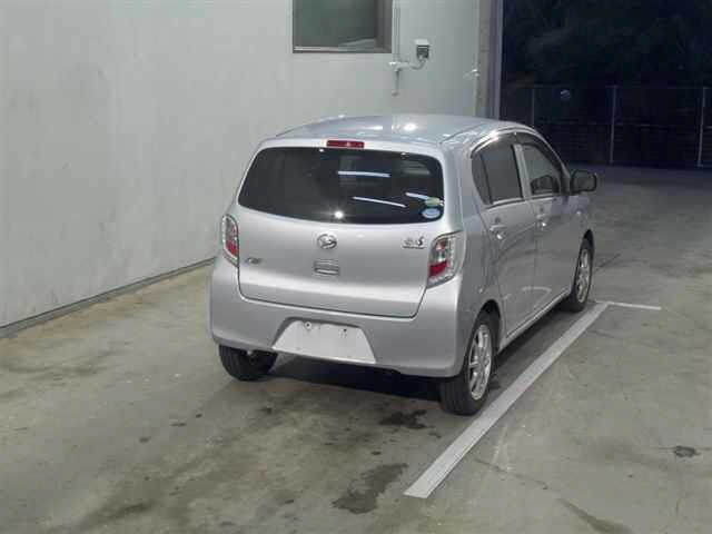 DAIHATSU MIRA E S 2013