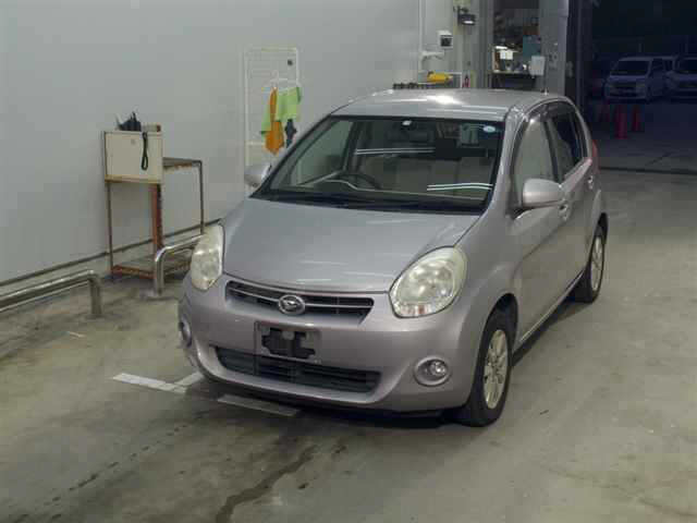 DAIHATSU BOON 2011