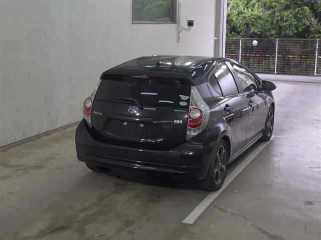 TOYOTA AQUA 2012