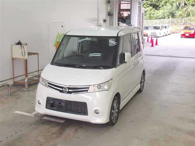 NISSAN ROOX 2011