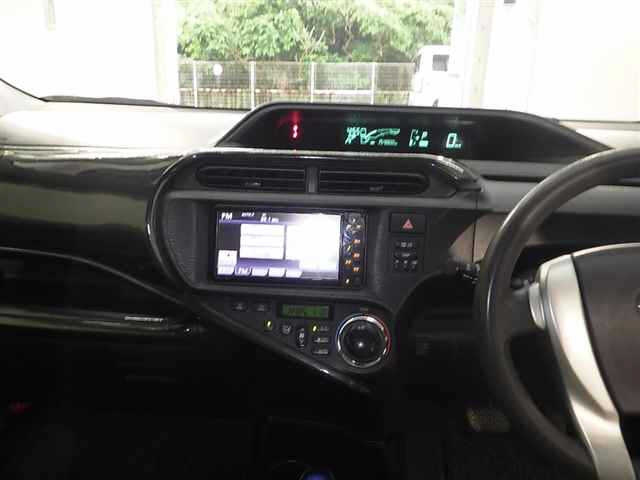 TOYOTA AQUA 2012