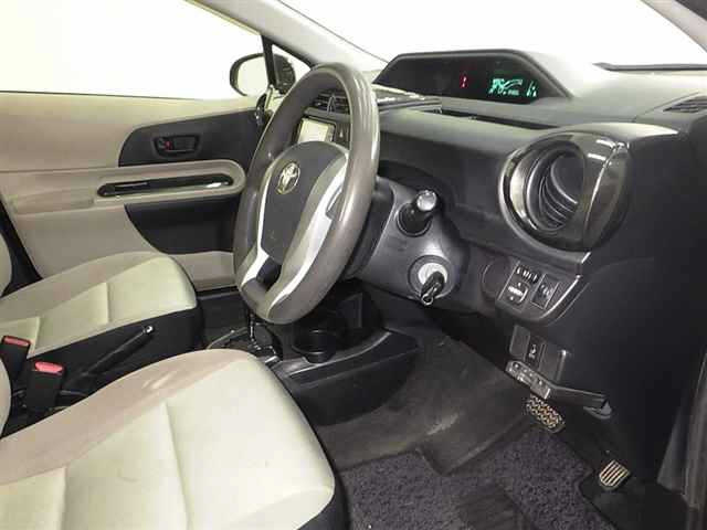 TOYOTA AQUA 2012
