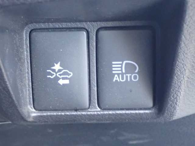 TOYOTA PREMIO 2017