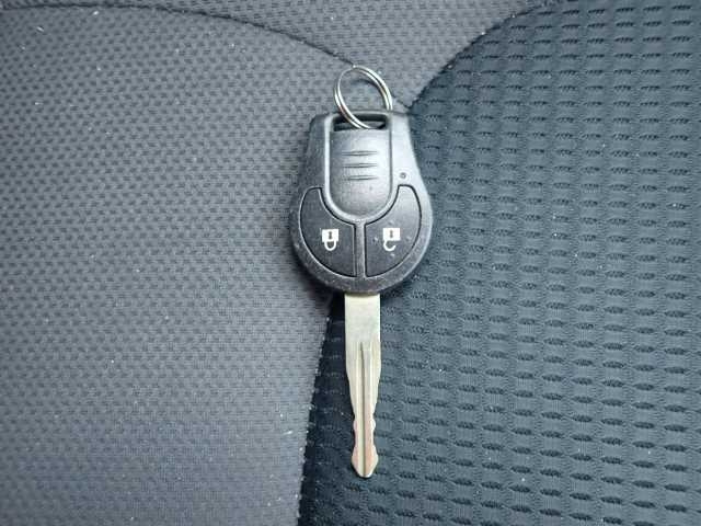 NISSAN AD 2012