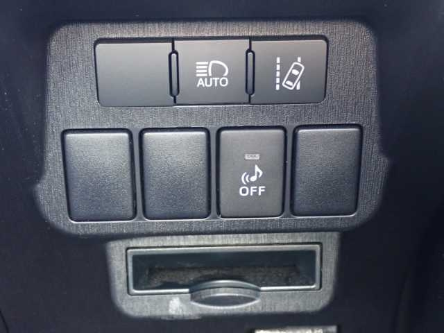 TOYOTA PRIUS ALPHA 2018