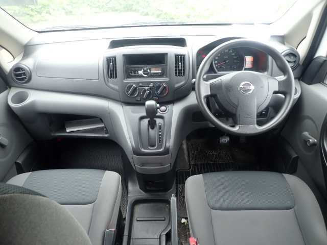 NISSAN NV200 2017