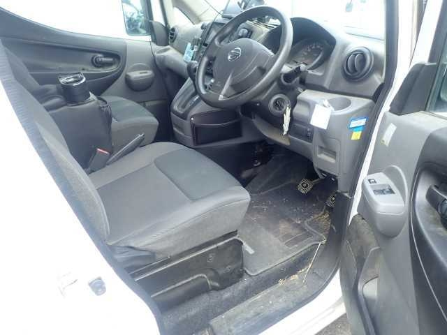 NISSAN NV200 2018