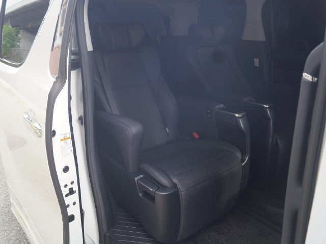 TOYOTA VELLFIRE 2020