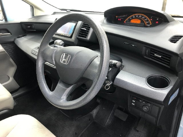 HONDA FREED 2009