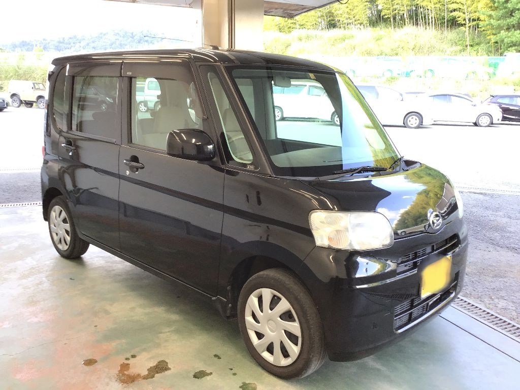 DAIHATSU TANTO 2011