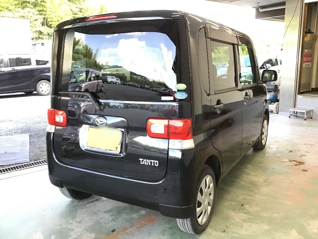 DAIHATSU TANTO 2011