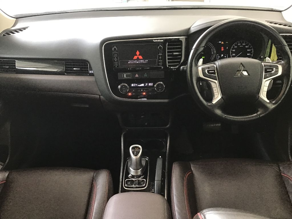 MITSUBISHI OUTLANDER PHEV 2016