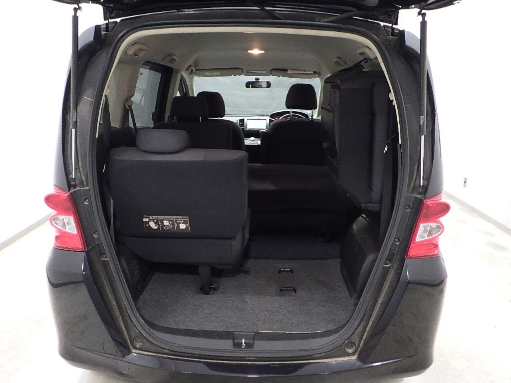 HONDA FREED 2009