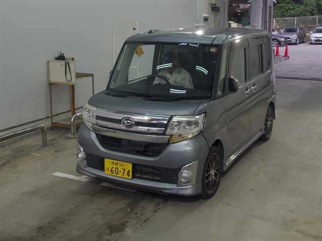 DAIHATSU TANTO 2015