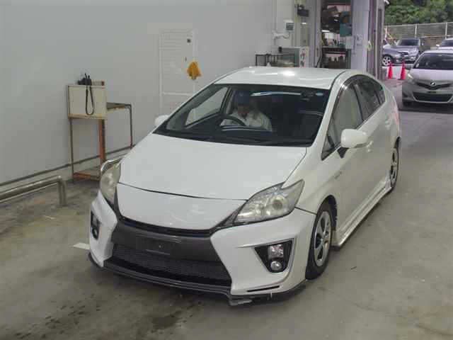 TOYOTA PRIUS 2011