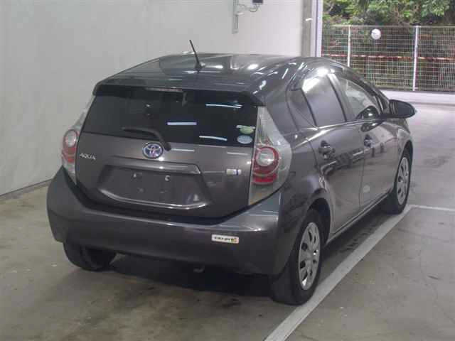 TOYOTA AQUA 2013