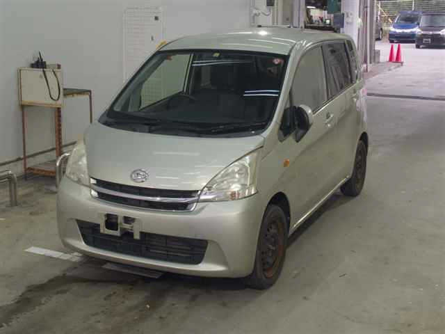 DAIHATSU MOVE 2013