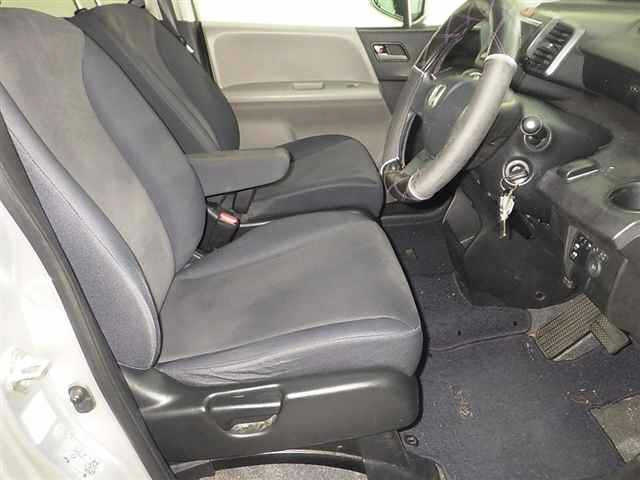 HONDA FREED 2010