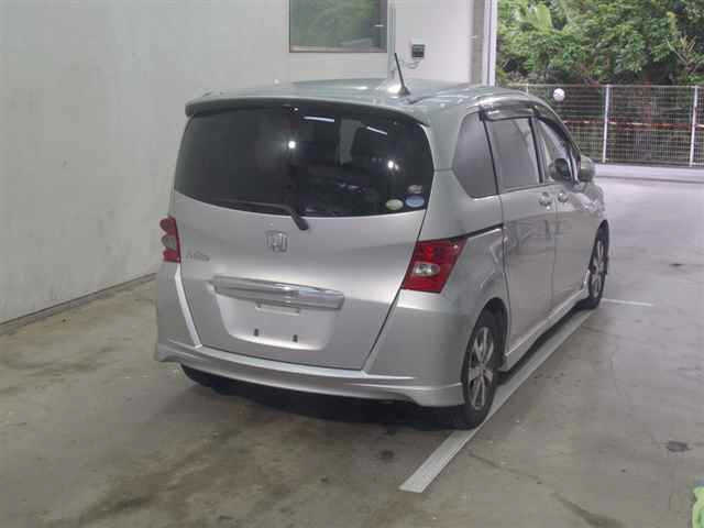 HONDA FREED 2010
