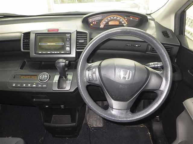 HONDA FREED 2009