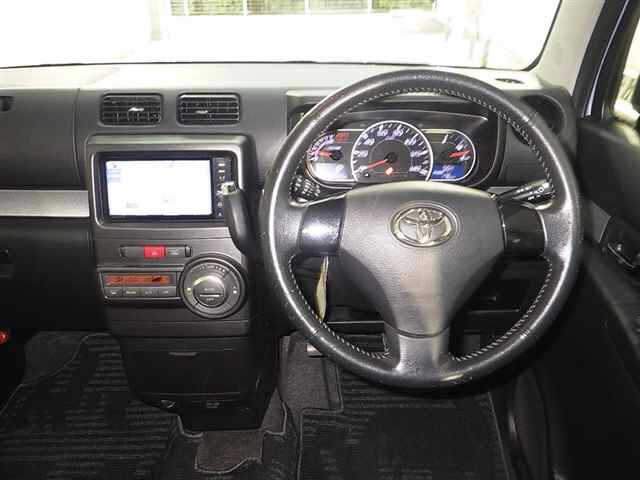 TOYOTA PIXIS SPACE 2013