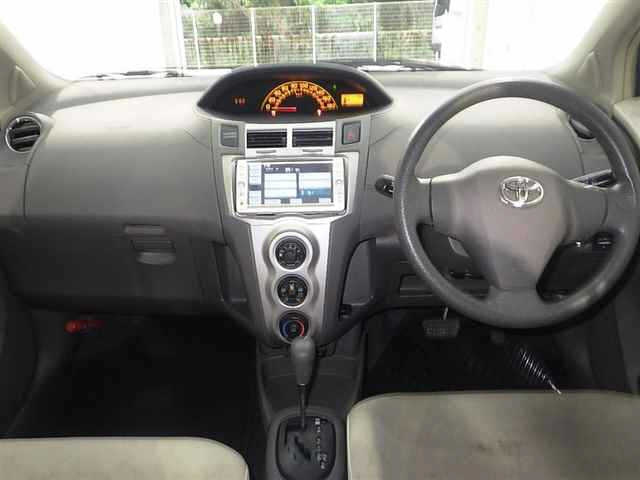 TOYOTA VITZ 2009