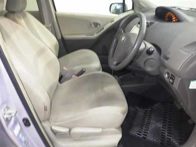 TOYOTA VITZ 2009