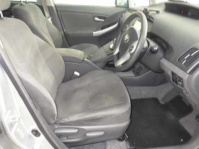 TOYOTA PRIUS 2011