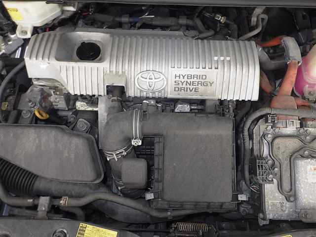 TOYOTA PRIUS 2011