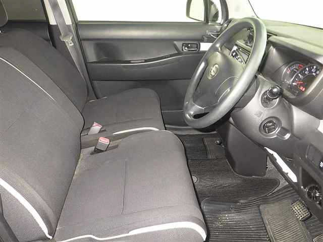 TOYOTA PIXIS SPACE 2014