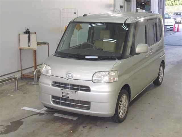 DAIHATSU TANTO 2013