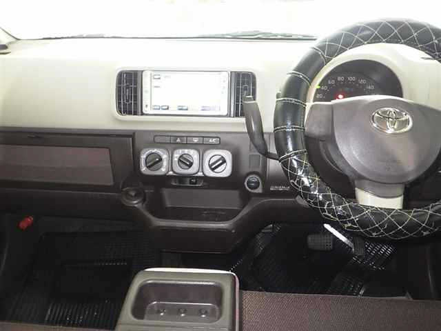TOYOTA PASSO 2010