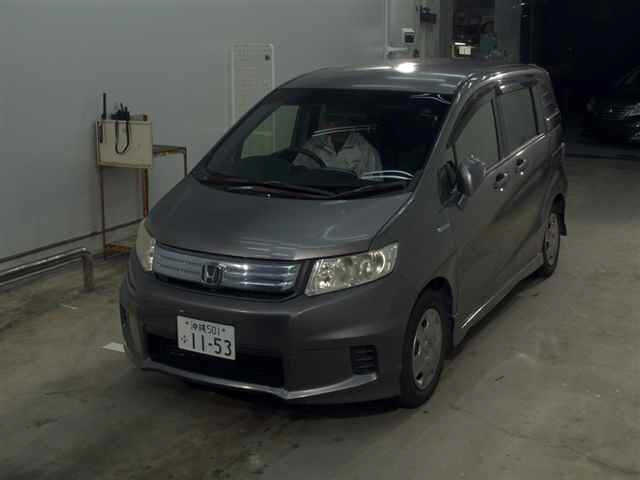 HONDA FREED SPIKE 2013