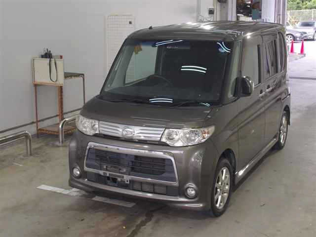 DAIHATSU TANTO 2011