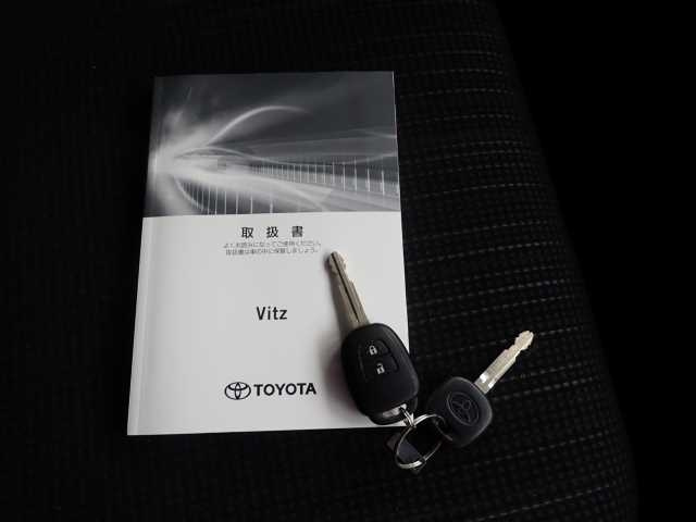 TOYOTA VITZ 2019