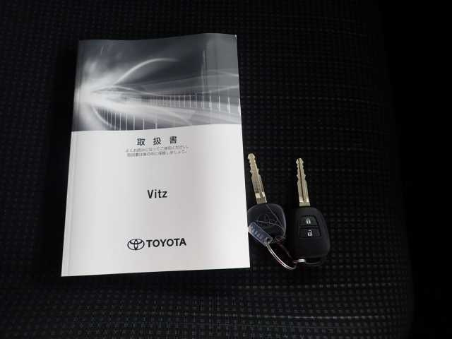 TOYOTA VITZ 2019