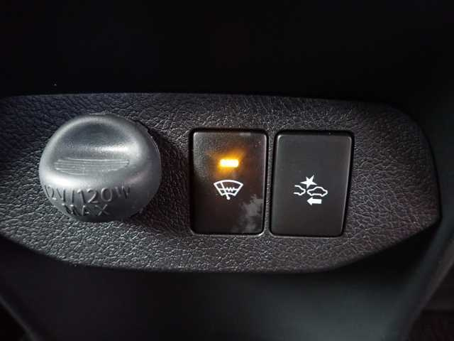 TOYOTA VITZ 2019