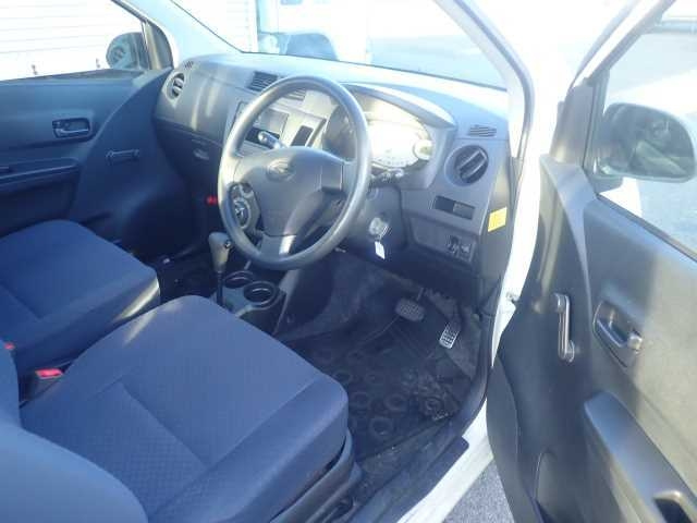 DAIHATSU MIRA 2010