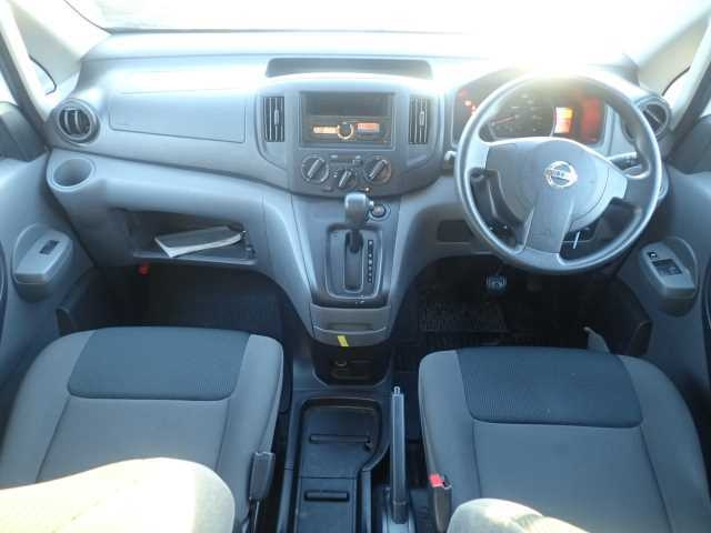 NISSAN NV200 2018