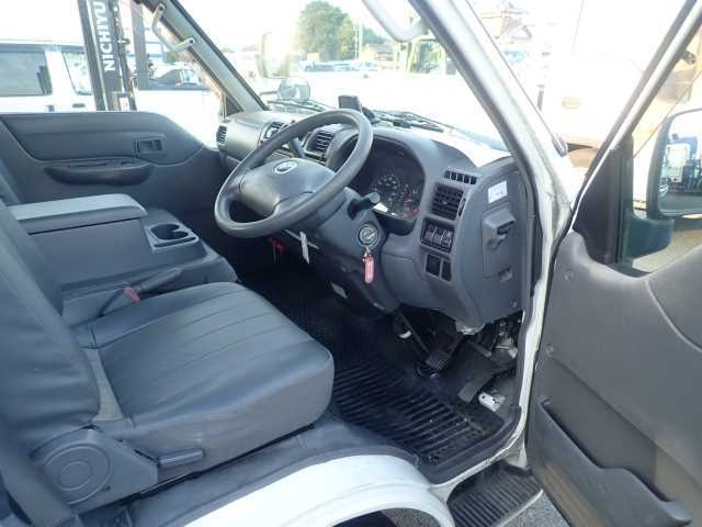 MAZDA BONGO VAN 2011