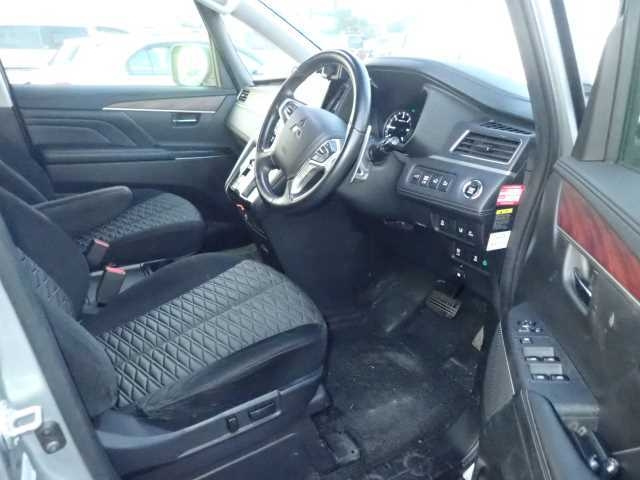 MITSUBISHI DELICA D5 2019