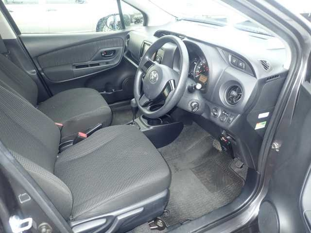 TOYOTA VITZ 2017