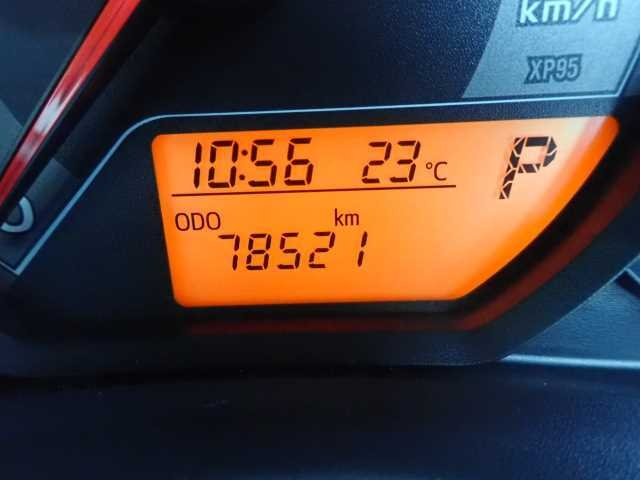 TOYOTA VITZ 2017