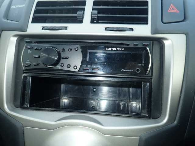 TOYOTA VITZ 2010