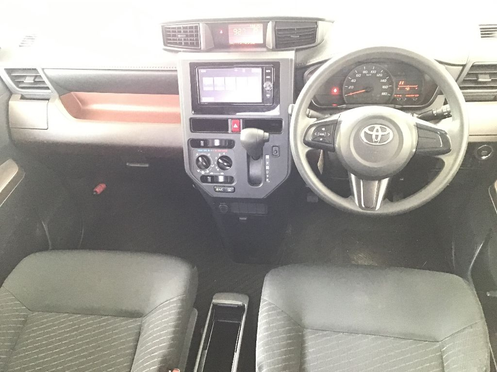 TOYOTA ROOMY 2017